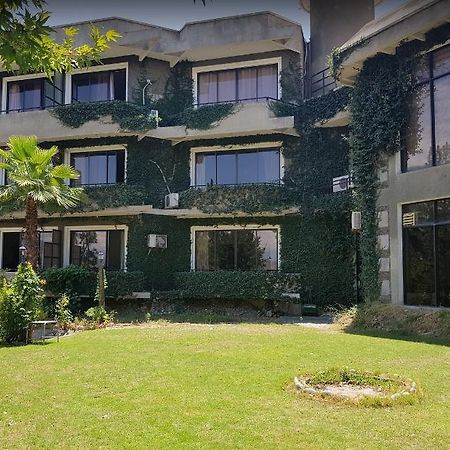 Rock City Resort Mingora Buitenkant foto